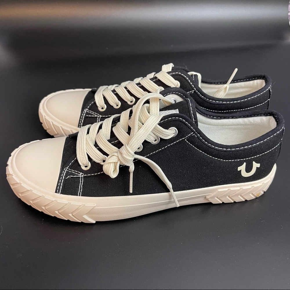 Women’s True Religion “Jinny” Sneakers Size 10 Black